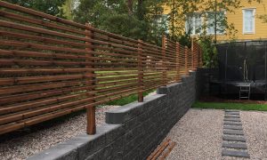 23rima-aita muuri päällä